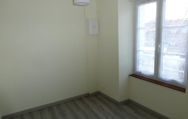 Location Appartement P2 La loupe - Photo 1