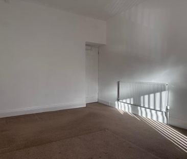 2 bedroom semi-detached house to rent - Photo 5