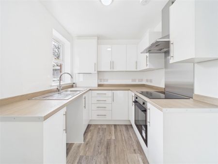 2 bedroom Terraced House to rent - Photo 3