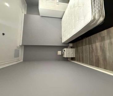 Albert Grove: Bed Student House, NG7 - Photo 4