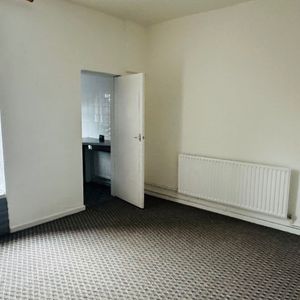 2 Bed Terraced House, Range Street, M11 - Photo 2