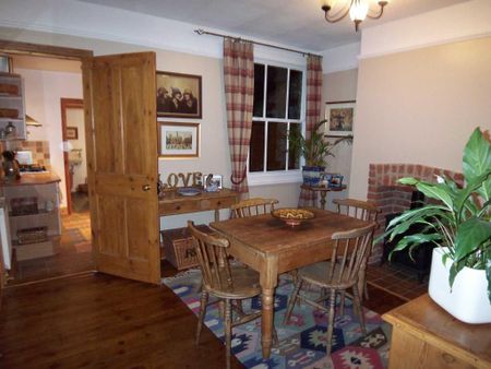 2 bedroom semi-detached house to rent - Photo 2