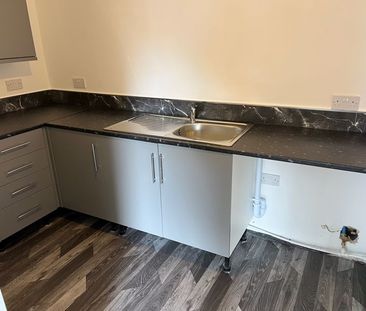 Park Street Madeley, Telford - Photo 4