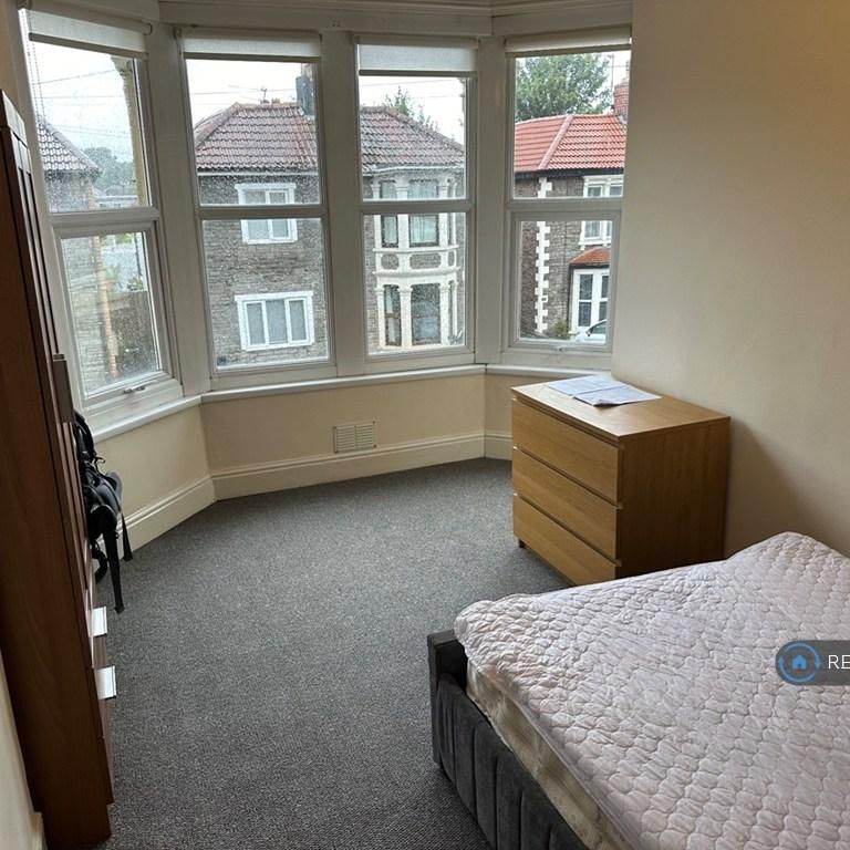 1 bedroom in a house share to rent - Photo 1