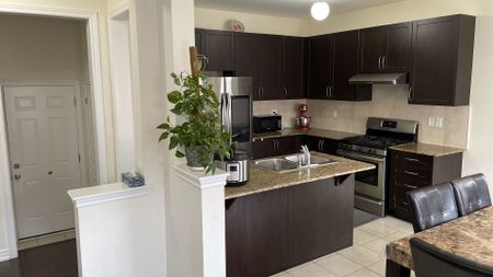 For Lease - 6 Bittersweet Road, Brampton, Ontario - Photo 5