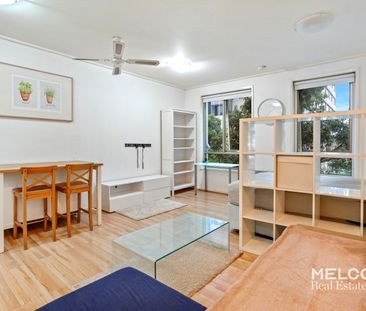 STUDIO GEM IN THE HEART OF LYGON STREET - FURNISHED - Photo 5