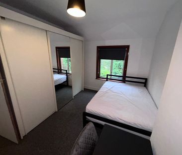 4 Bed Terraced House, Coombe Road, BN2 - Photo 4