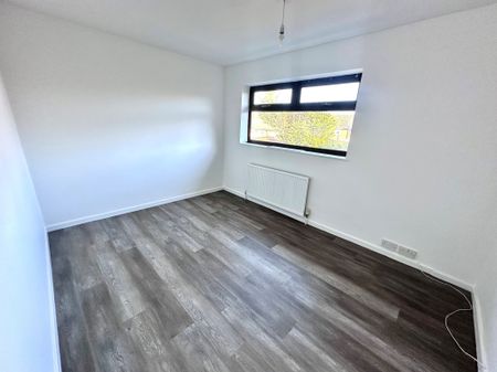 Big Meadow Road, Wirral - Photo 5