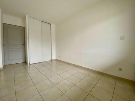 « AVIGNON EM - APPARTEMENT T4 AVEC TERRASSE ET PARKING » - Photo 4