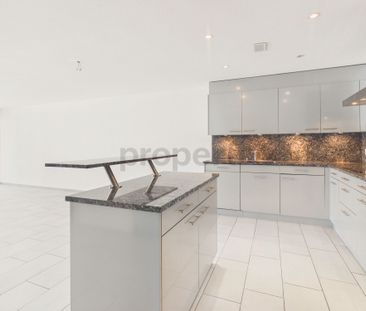 Luxurious 3.5-room apartment with balcony in Volketswil - Photo 3