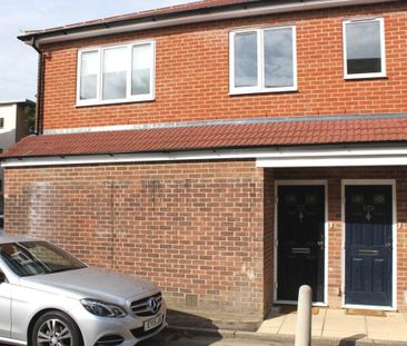 St James Road, BRENTWOOD - Photo 5