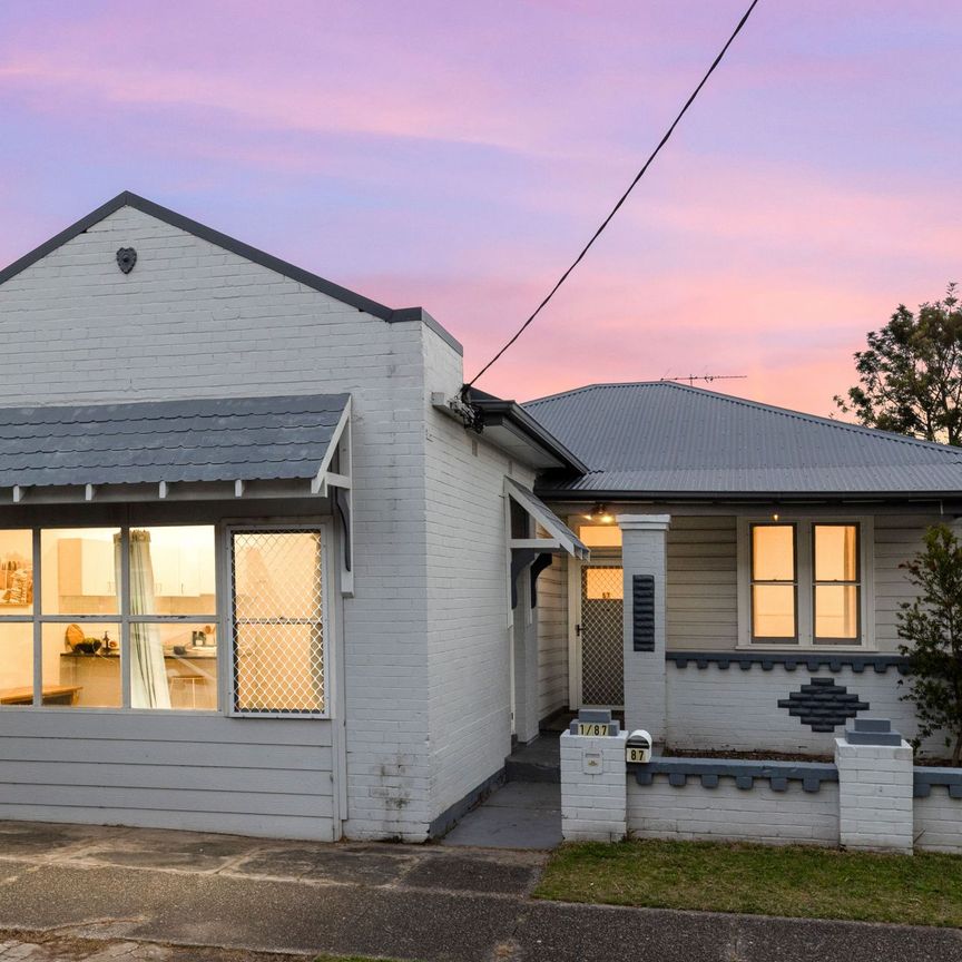Private one bedroom flat attached to character home. Great location - Photo 1