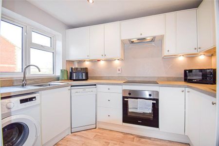 2 bedroom semi-detached house to rent - Photo 2