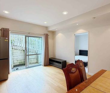 Stunning Self-Contained 2-Bedroom Home in Albany - Photo 1