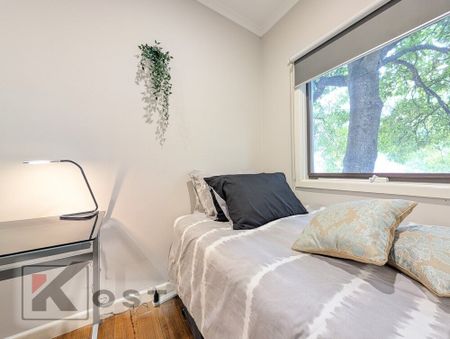 Blackburn South - Photo 3