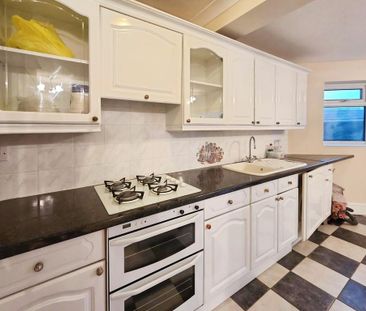 3 bedroom semi-detached house to rent - Photo 6