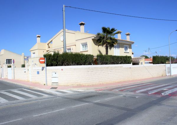 Casa / Chalet en Alfaz del Pi / l'Alfàs del Pi, alquiler