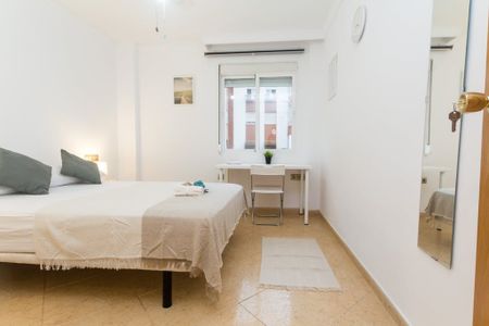 Calle Nazareno, Málaga, Andalusia 29014 - Photo 5