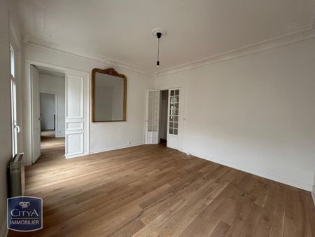 Location Appartement 4 pièces 82m² PARIS 3ème - Photo 2