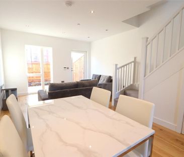 3 bedroom terraced house to rent - Photo 1