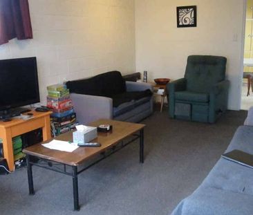 Four Bedroom flat for young working tenants or stu - Photo 1