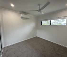 Brand New 4 Bedroom Family Home – ready to move into - Photo 6