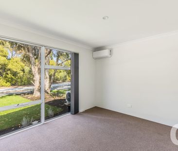 17 Candle Loop, Kwinana Town Centre, WA 6167 - Photo 2