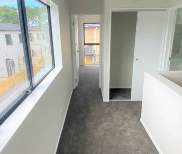 Bright & Sunny 3-Bedroom, 2-Bathroom Home in M... - Photo 5