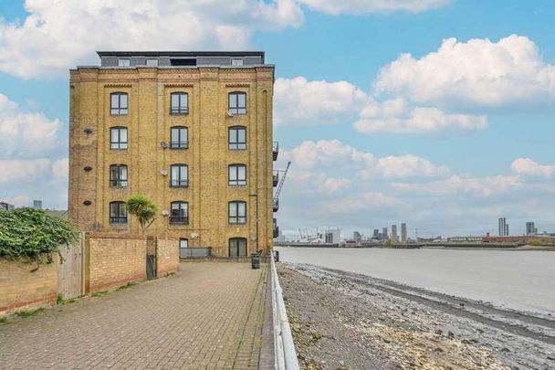 Cubitt Wharf, Isle Of Dogs, E14 - Photo 1