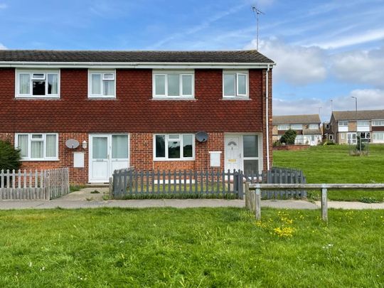 Refurbished 3 Bed End of Terrace House to in Witham, Essex - Photo 1