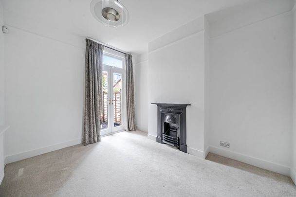 3 bedroom terraced house to rent - Photo 1