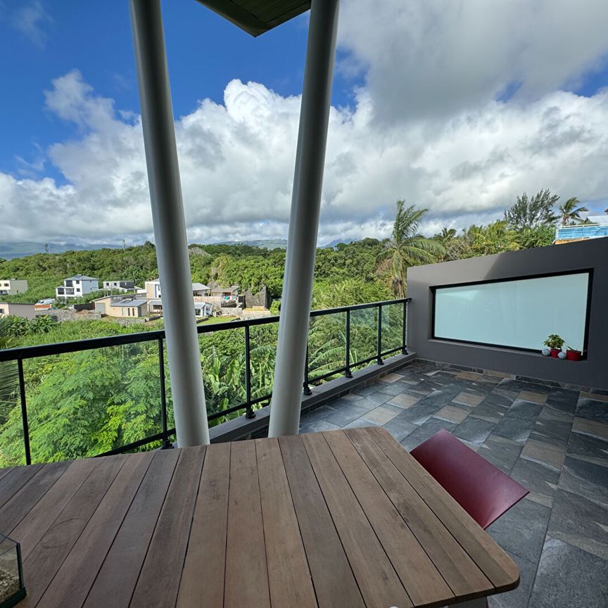 A LOUER - Saint-Benoit - Appartement T3 nu de 72 m2 habitable au dernier étage avec vue mer - Photo 1