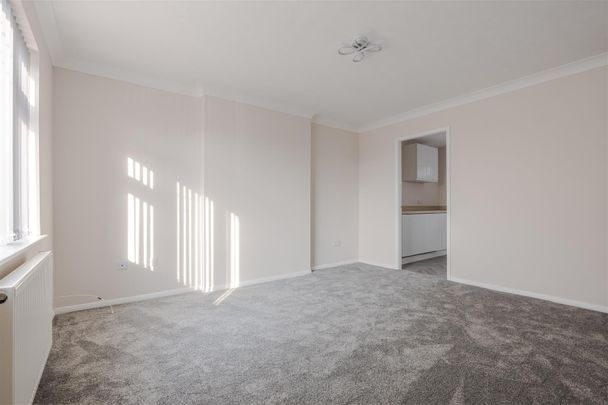 To Let 2 Bed Flat - Photo 1