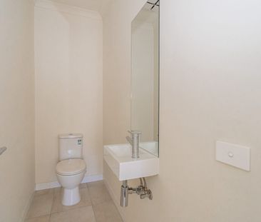 Unbeatable Location Meets Coastal Luxury in Central Mornington - Photo 5