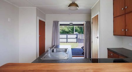 Move‑In Ready! Refreshed 2 Bedroom in Clive - Photo 2