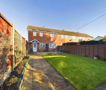 3 bedroom end of terrace house to rent - Photo 1