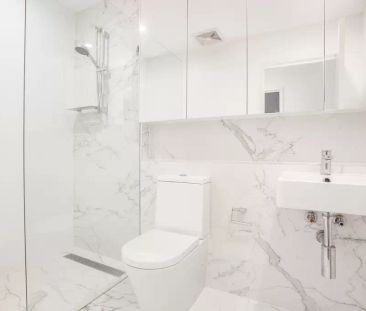 Stylish two-bedder with quality finishes - Photo 1