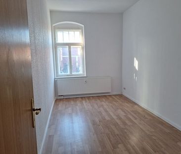 2 Raumwohnung mit EBK und Balkon sowie Tageslichtbad in der Hochpar... - Photo 1