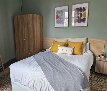 barcelona, Catalonia 08008 - Photo 3