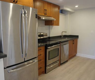 For Lease - 259 Glenway Circle, Newmarket, Ontario - Photo 1