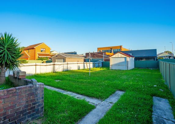 204 Denison Street, Broadmeadow NSW 2292 - House For Rent | Domain - Photo 1
