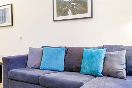 3 bedroom apartment to rent - Photo 4