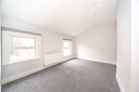 3 bedroom apartment to rent - Photo 2