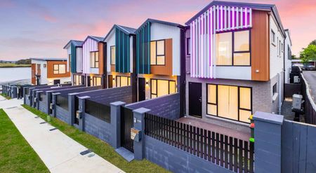 Modern 2 bedroom terrace house - Photo 2