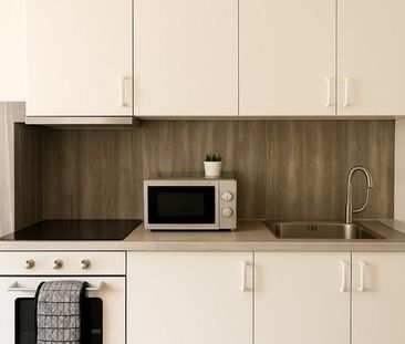 3 bedroom ground floor flat to rent - Photo 6