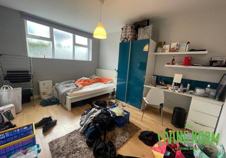 6 bedroom flat to rent - Photo 5