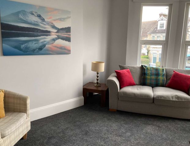 Boundary Road Room 3 - Photo 1