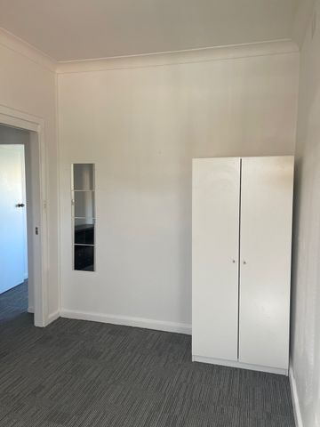 Conveniently Located - *Access via 45 Renwick St Carpark* - Photo 2