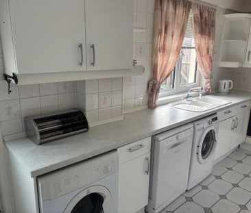 3 bedroom terraced house to rent - Photo 6