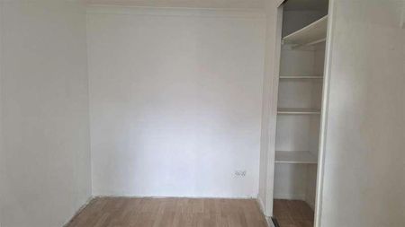 Dehavilland Close, Northolt, UB5 - Photo 3